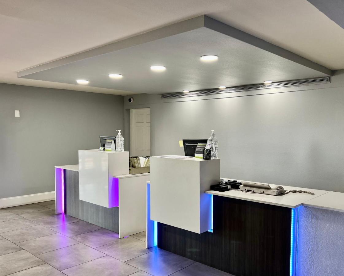 Hotel La Quinta By Wyndham East Lomaland 3*